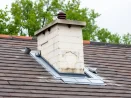 Dachentmoosung in Hamburg 20095 und Wartung der Dachrinnen